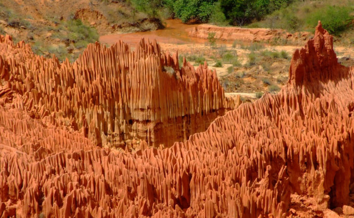 tsingy rouge wild madagascar