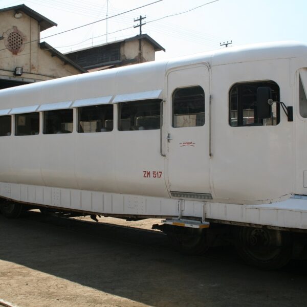 Il treno Micheline in stazione a Antananarivo