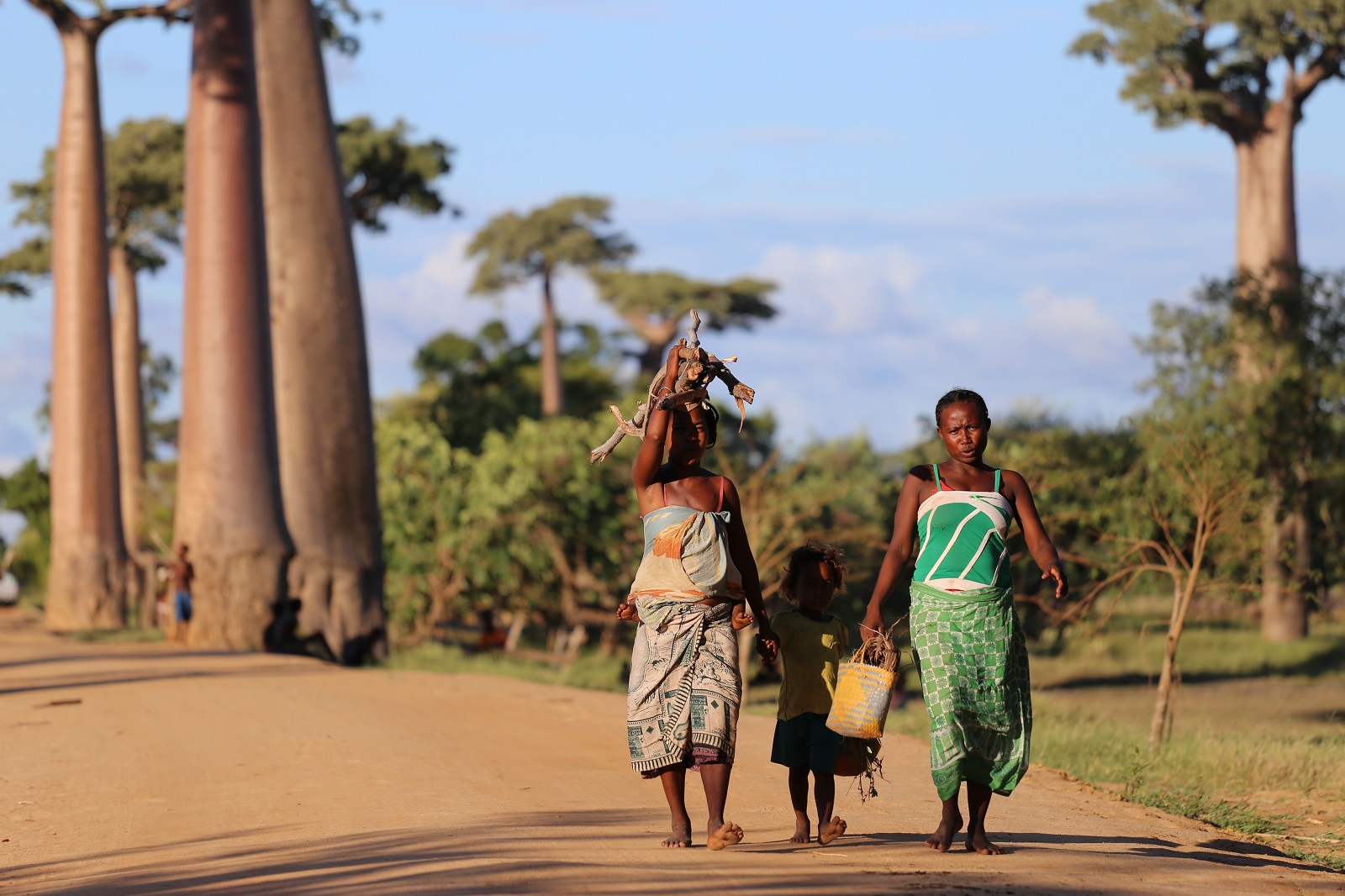 Signore malgasce sull'Avenue du Baobab