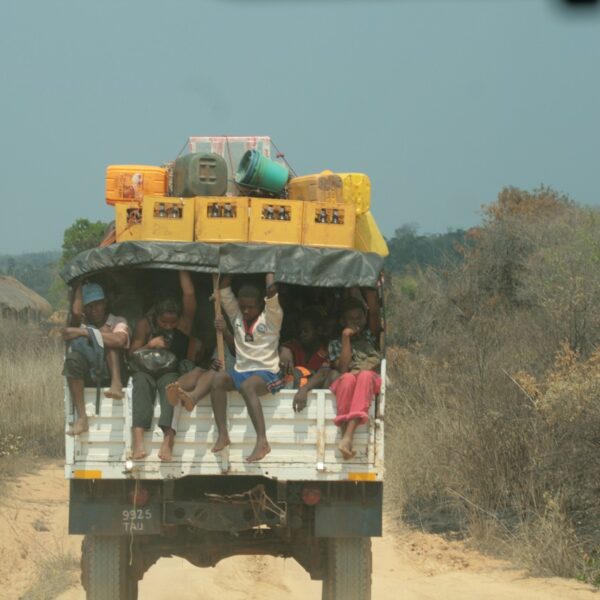 camion con malgasci a bordo sulla pista