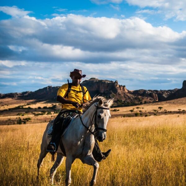 Cavalcata nel Parco dell'Isalo in Madagascar