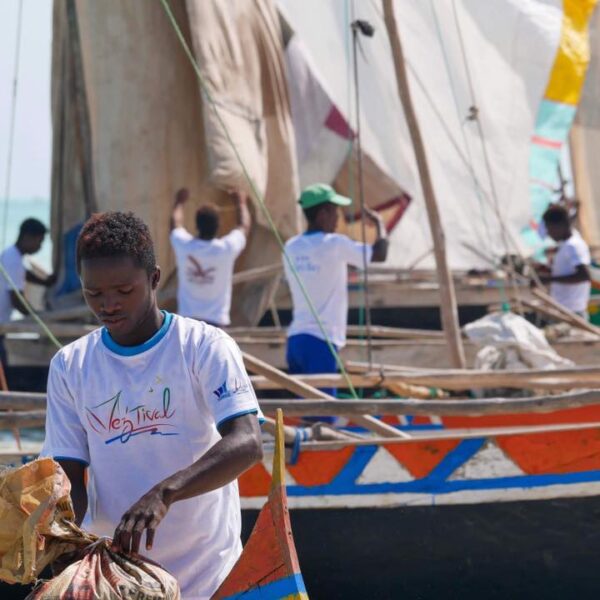 Piroghe in Madagascar prima della regata Vez'Tival