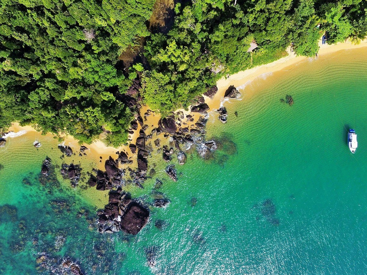 baia antongil madagascar